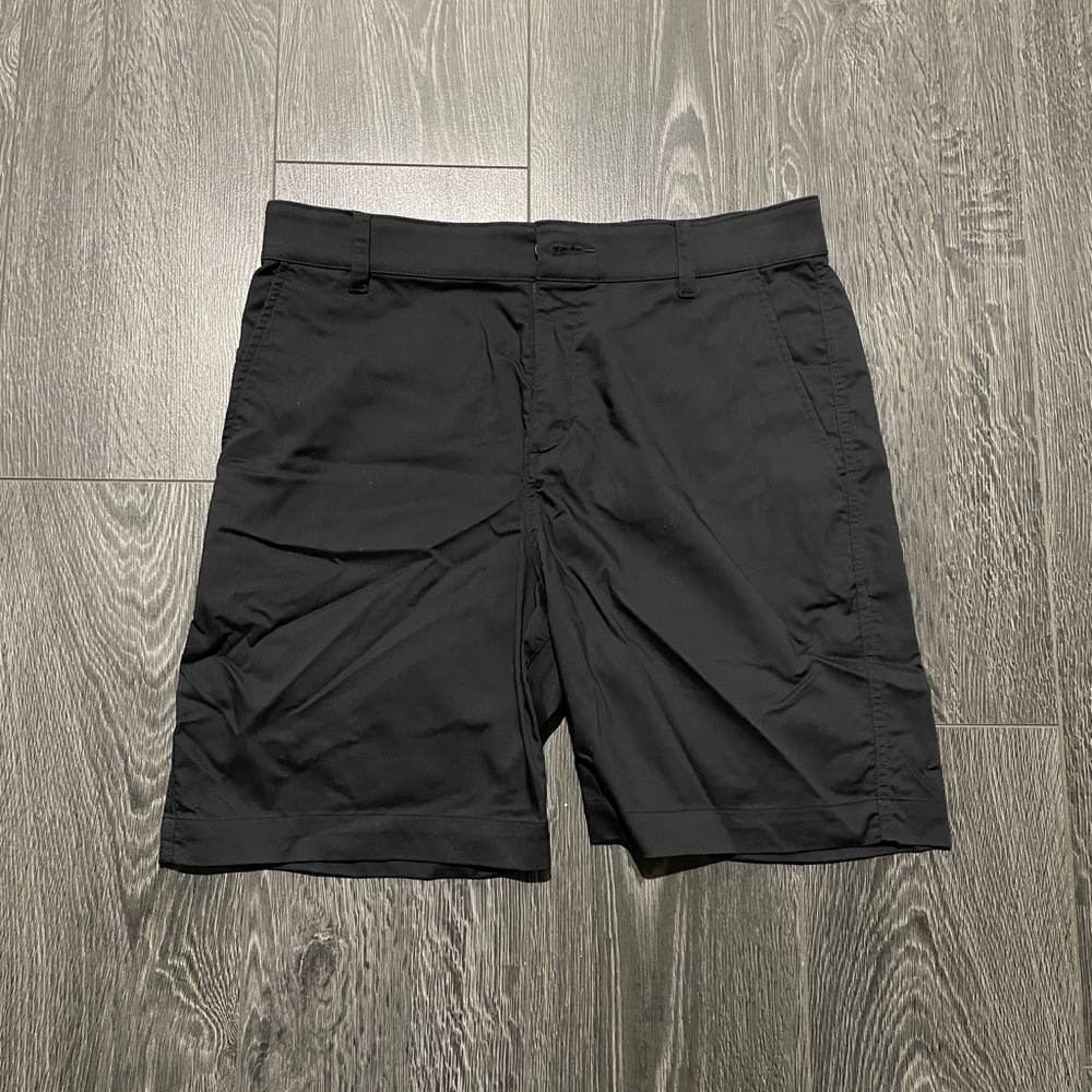 New Men’s Nike Golf Shorts Size 32